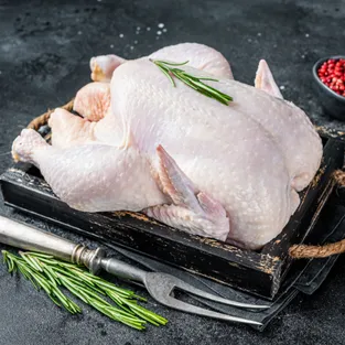 תמונה של עוף שלם